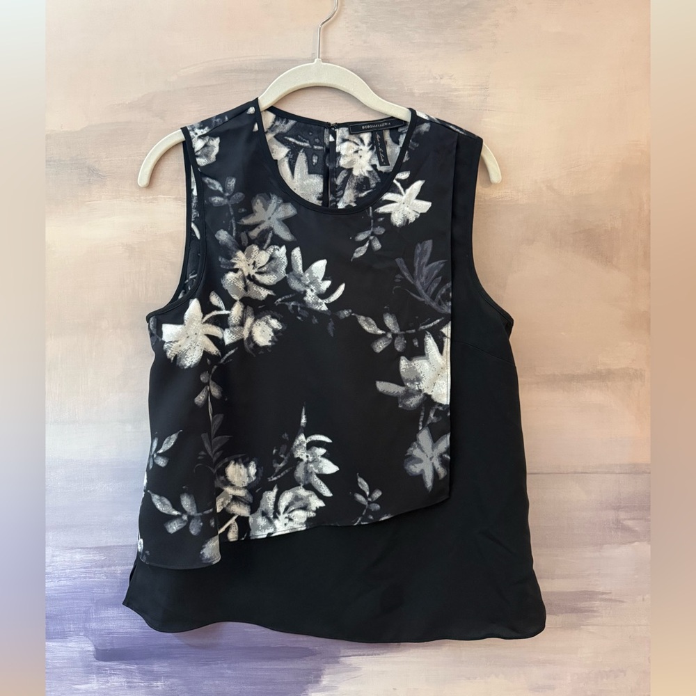 Floral‎ Black and White Sleeveless Blouse
